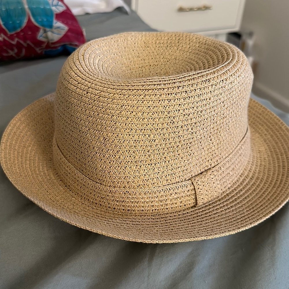 Collapsible straw hat